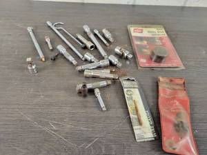 lot 526 image: Lisle Wheel Stud Installer, Snap-on CJ134 Tilt Steering Tool, S-K, Craftsman, Snap-on Extensions and More