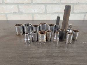 lot 551 image: (16) Snap-on 12 Drive Sockets - Sizes up to 30mm and 1-18
