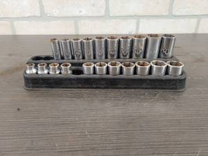 lot 556 image: Snap-on 38 Drive Deepwell and Regular Metric Sockets - Sizes up to 19mm