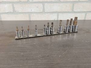 lot 558 image: (11) Snap-on Torx Bits - 38 and 14 Drive - Sizes up to T55