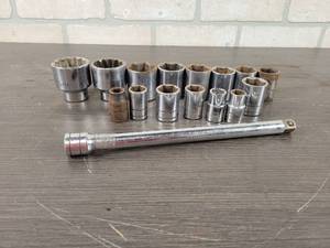 lot 566 image: (15) S-K 12 Drive Standard Sockets and 9 Extension - Sizes up to 1-38