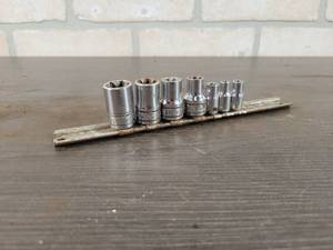 lot 572 image: Snap-on Inverted Torx Sockets - E16 to E6