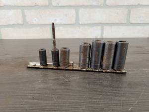 lot 574 image: Tap Holder Sockets - 38 and 14 Drive
