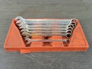 lot 580 image: Snap-on Combination Wrenches - Sizes up to 78