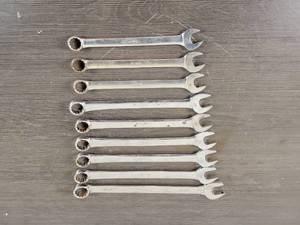 lot 583 image: (9) Snap-on Metric Combination Wrenches - 26mm, 24mm, 23mm, 22mm, 21mm, 20mm, 19mm, 18mm, 17mm