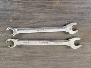 lot 586 image: (2) Snap-on Combination Flare Nut Wrenches - 18mm and 16mm