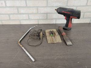 lot 606 image: Snap-on Tools - CT310 Cordless 38 Impact (Untested) and More
