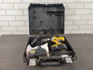 lot 611 image: DeWalt 18v Cordless Drill w Case and (2) Batteries - Unknown Condition - NO SHIPPING