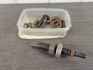 lot 616 image: Blue Point YA188C Harmonic Balancer Installer Set