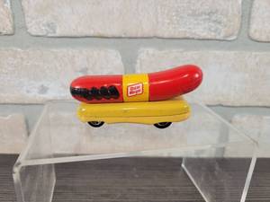 lot 648 image: Hot Wheels Weinermobile