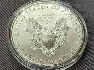 2018 AMERICAN SILVER EAGLE 1 TROY OZ .999 FINE SILVER IN AIRTITE