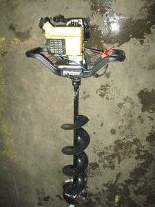 Mag 2000 strikemaster ice auger has...