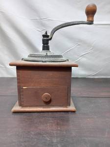 lot 21 image: Old Coffee Grinder