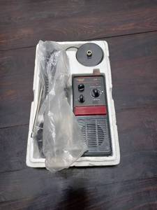 lot 58 image: Vintage FOX CB 911 40 Channel Citizens Band Radio