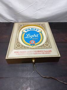 lot 66 image: Vintage Pabst Light Beer Sign