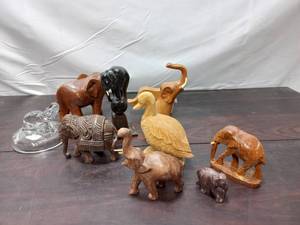 lot 75 image: Collection Of Animal Dcor
