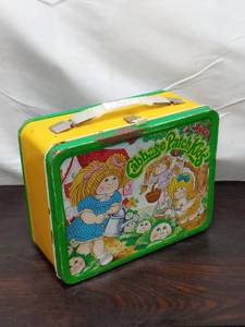 lot 96 image: Vintage 1983 Metal Cabbage Patch Kids Lunchbox