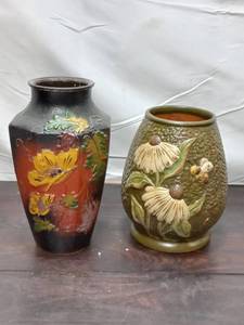 lot 97 image: Two Floral Vases