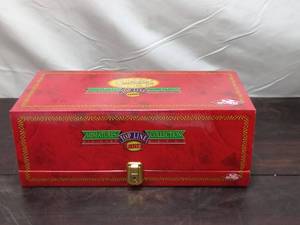 lot 110 image: Guiloy Miniatures Collection Chrysler Atlantic Die Cast Model Car