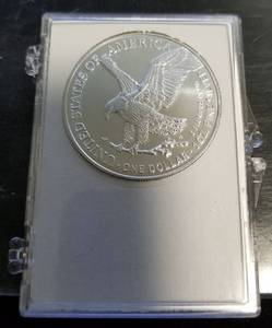 2022 AMERICAN SILVER EAGLE IN CHRISTMAS HOLDER 1 TROY OZ .999 FINE SILVER