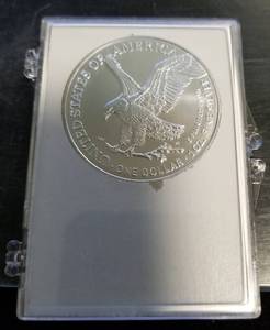 2022 AMERICAN SILVER EAGLE IN CHRISTMAS HOLDER 1 TROY OZ .999 FINE SILVER