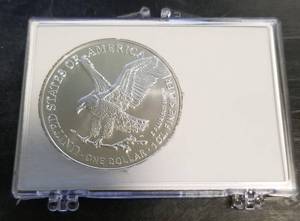 2022 AMERICAN SILVER EAGLE IN CHRISTMAS HOLDER 1 TROY OZ .999 FINE SILVER