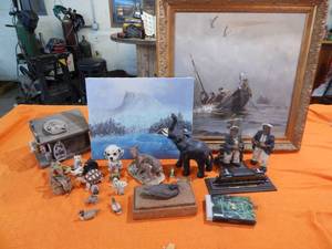 lot 42 image: Wildlife & Other Decor