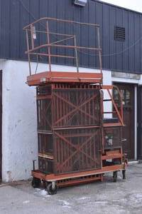 lot 1 image: 35 Mobile Staircase