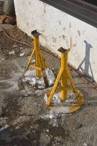 lot 13 image: Pair of Heavy Duty Jack Stands