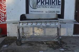 lot 5 image: Grand Cafe BBQ Grill model CGE06ALP