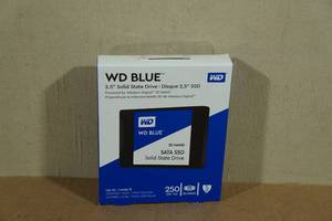 lot 9 image: WD Blue 2.5 Solid State Drive 250GB