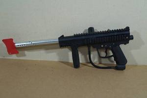 lot 12 image: JT Outkast Paintball Gun