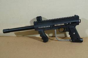 lot 14 image: Tippmann 98 Custom Paintball Gun