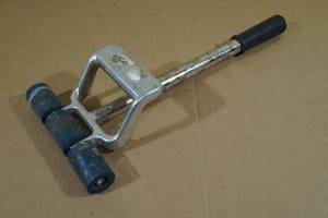 lot 26 image: Crain 333 Extension Roller