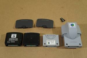 lot 27 image: Nintendo 64 Memory Cards and Jumpers Packs