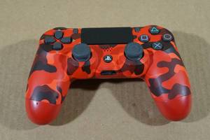 lot 29 image: PS4 Controller -Red Camo