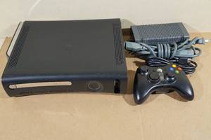 lot 38 image: Microsoft Xbox 360 Elite Game System with Controller - 120 GB