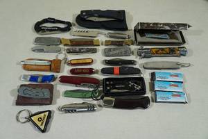 lot 108 image: Assorted Pocket Knives