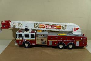 lot 116 image: Large Tonka #36 Fire Engine - 40 Model