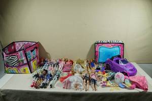 lot 117 image: Assorted Barbies and Monster High Dolls with Accessories