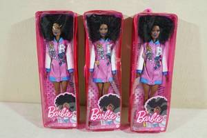 lot 118 image: 3 Barbie Fashonistas Dolls in Original Packaging
