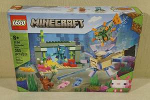 lot 138 image: Lego Minecraft The Guardian Battle Set