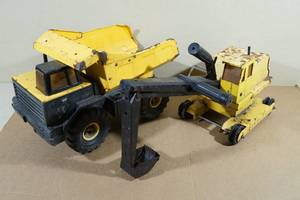 lot 144 image: 2 Vintage Tonka Pressed Steel Toys