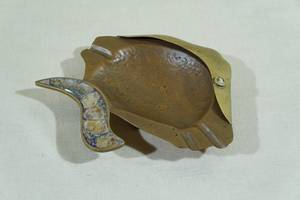 lot 161 image: Nautical Dcor Brass Fish Soap Dish
