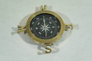 lot 162 image: Nautical Decorative Compass