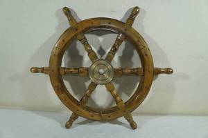 lot 168 image: Wood Wall Hanging Ships Wheel