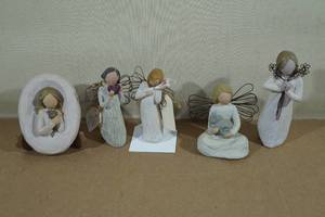 lot 181 image: Willow Tree Christmas Ornaments