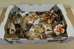 lot 293 image: Assorted Decorative Figures - Some Japanese Porcelain