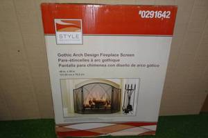 lot 193 image: Gothic Arch Design Fireplace Screen