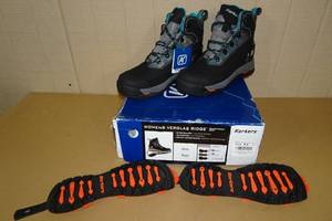 lot 218 image: Korkers Verglas Ridge Transitional Boots -Womens Size 9.5
